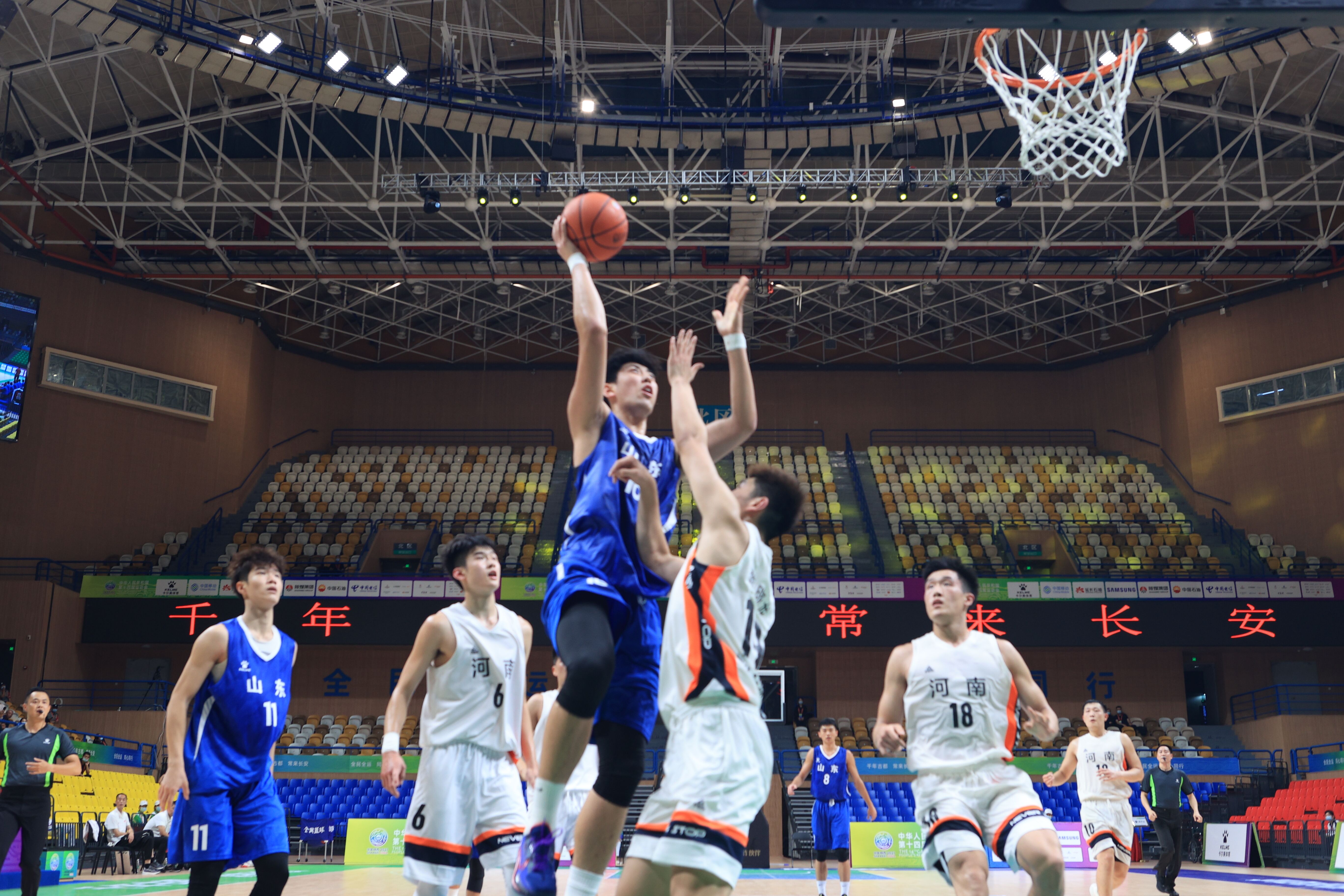 站稳脚跟 站稳脚跟