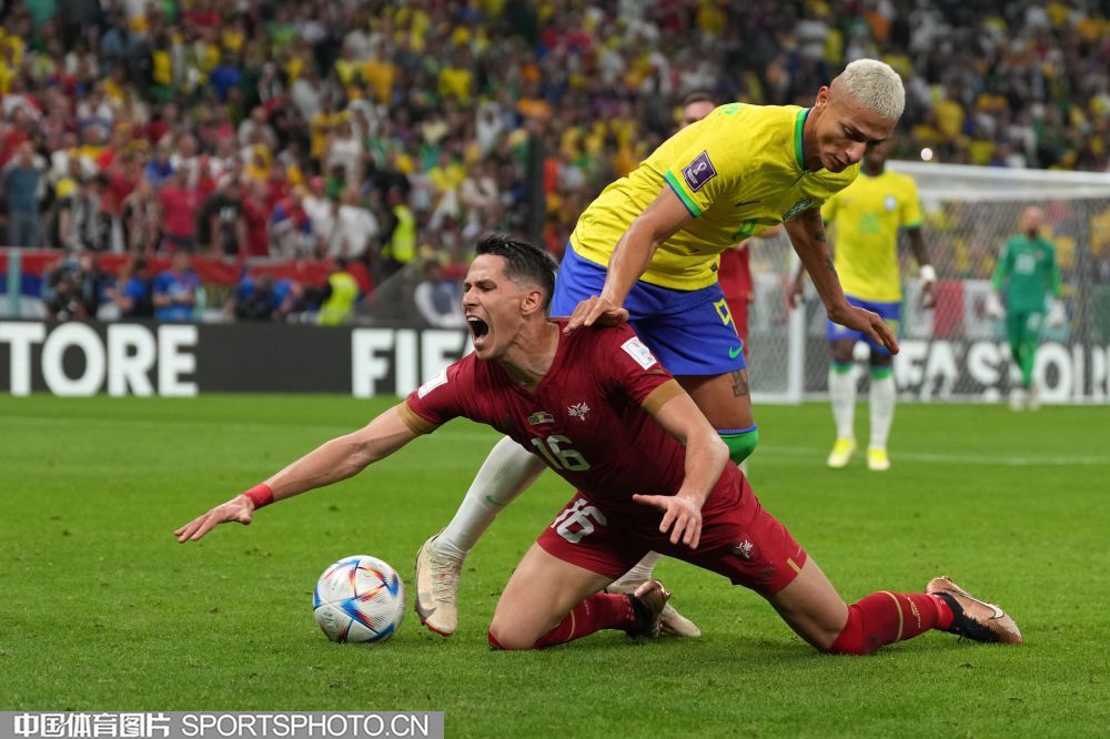 键时刻挺身 键时刻挺身